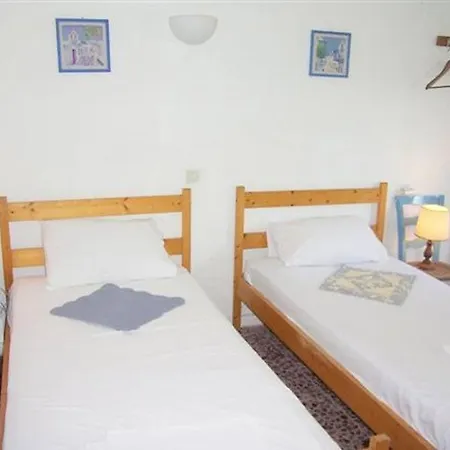 Iguana Votsi Villa *